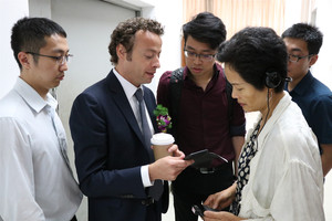 15.专家为参会人员解答疑问_副本.jpg
